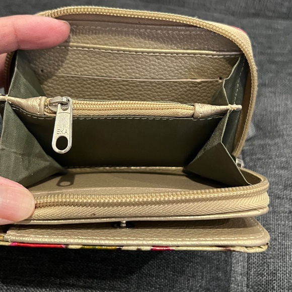 Cambel Square Leather Wallet - Picture 5 of 7